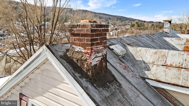 817 GRANT ST, Pottsville, PA 17901
