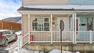 817 GRANT ST, Pottsville, PA 17901