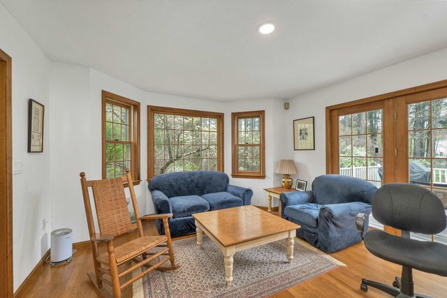19 Poliquin Drive, Nashua, NH 03062