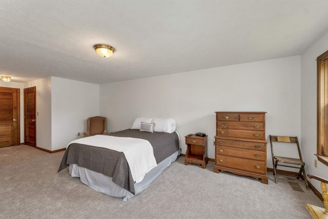 19 Poliquin Drive, Nashua, NH 03062