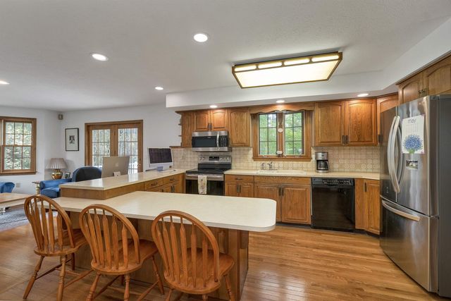 19 Poliquin Drive, Nashua, NH 03062