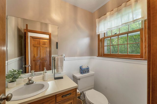 19 Poliquin Drive, Nashua, NH 03062