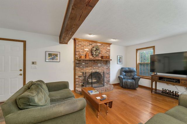19 Poliquin Drive, Nashua, NH 03062