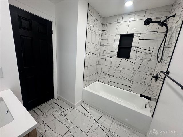 6750 Shadowbrook Drive, Dayton, OH 45426