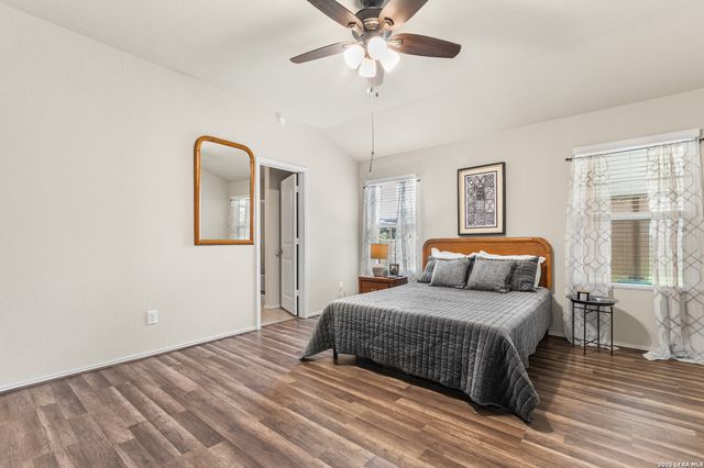 1509 REDBRIDGE DR, Seguin, TX 78155