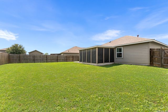 1509 REDBRIDGE DR, Seguin, TX 78155