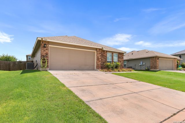1509 REDBRIDGE DR, Seguin, TX 78155