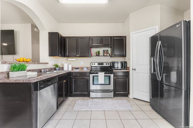 1509 REDBRIDGE DR, Seguin, TX 78155