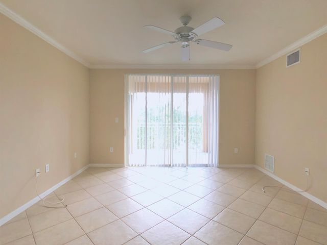 6466 Emerald Dunes Drive 203, West Palm Beach, FL 33411