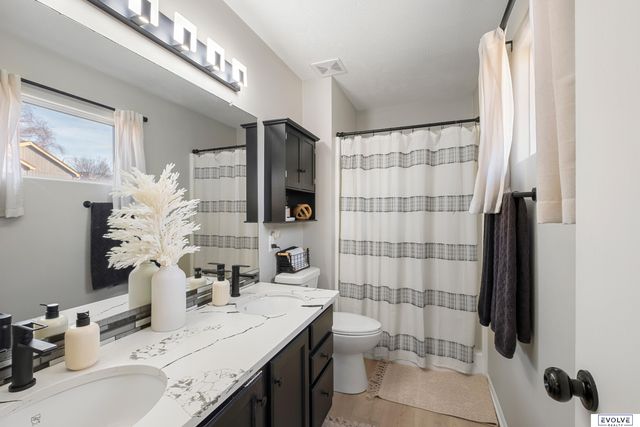 6516 S 116th Street, Omaha, NE 68137