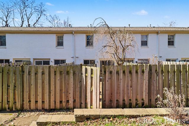 2466 Cranden Drive 246, Grand Rapids, MI 49506