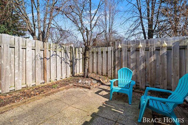 2466 Cranden Drive 246, Grand Rapids, MI 49506