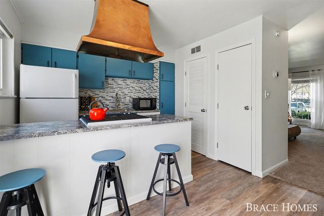 2466 Cranden Drive 246, Grand Rapids, MI 49506