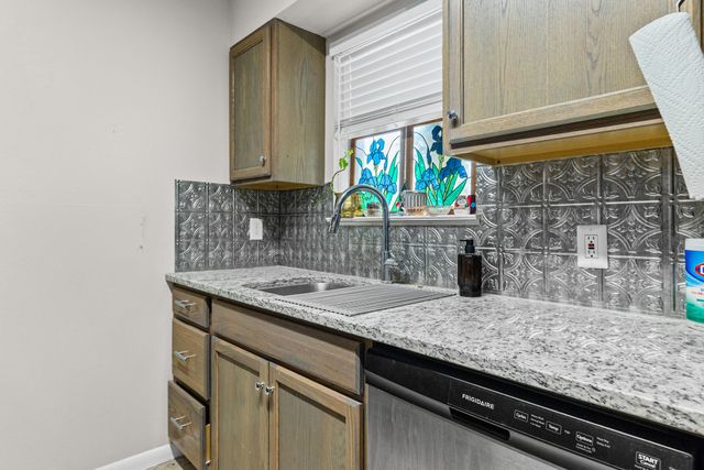 5213 Hilltop Drive, Greenville, TX 75402