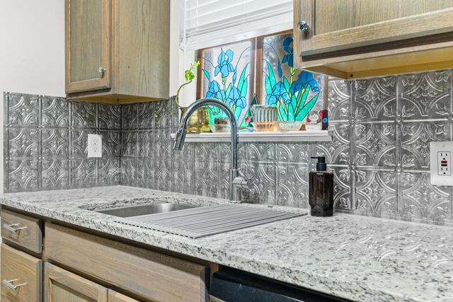 5213 Hilltop Drive, Greenville, TX 75402