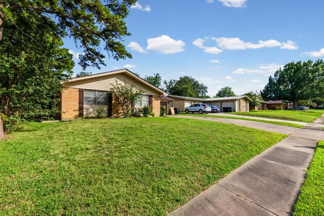 5213 Hilltop Drive, Greenville, TX 75402