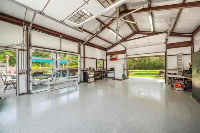 15677 Connie Lane, Montgomery, TX 77316