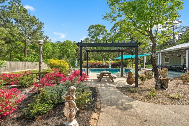 15677 Connie Lane, Montgomery, TX 77316