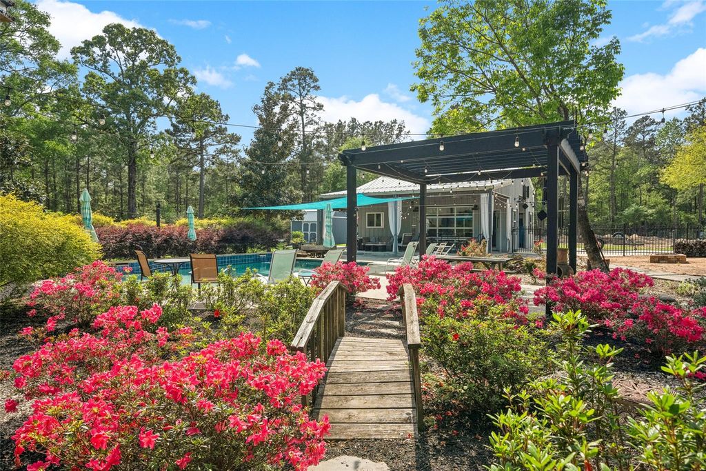 15677 Connie Lane, Montgomery, TX 77316