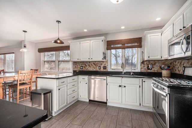 4609 Valerie Drive, Crystal Lake, IL 60014