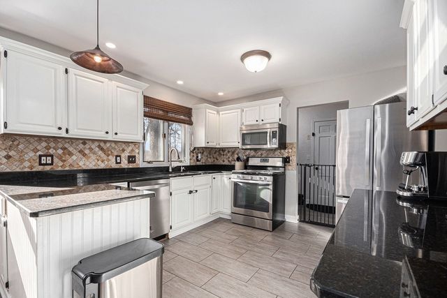 4609 Valerie Drive, Crystal Lake, IL 60014