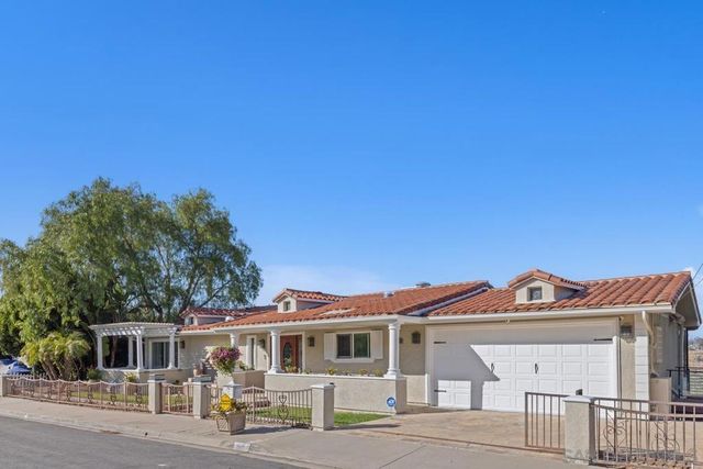 5713 Desert View Drive, La Jolla, CA 92037