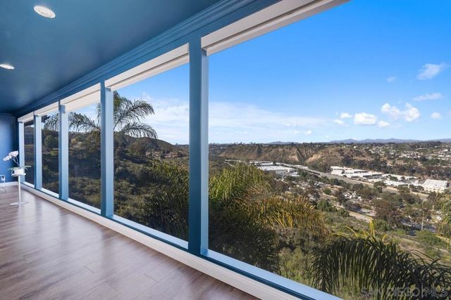 5713 Desert View Drive, La Jolla, CA 92037