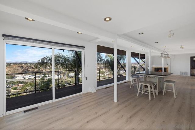 5713 Desert View Drive, La Jolla, CA 92037