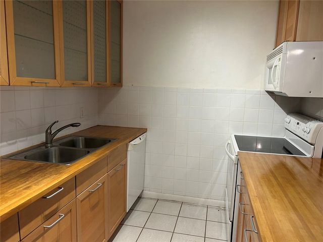 1015 SW 9TH STREET D-2, Gainesville, FL 32601