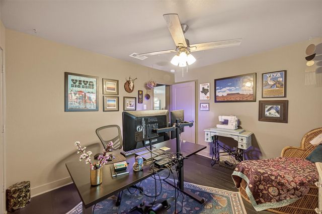 9 N White Heron Drive, La Marque, TX 77568