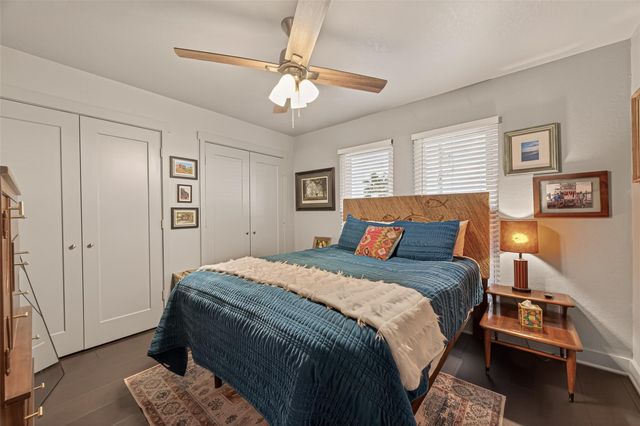 9 N White Heron Drive, La Marque, TX 77568