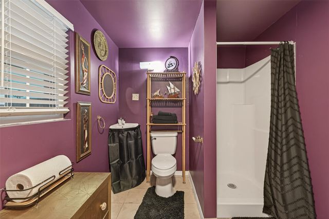 9 N White Heron Drive, La Marque, TX 77568
