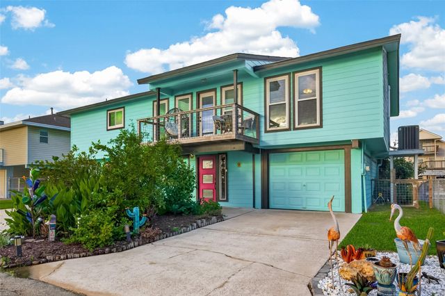 9 N White Heron Drive, La Marque, TX 77568