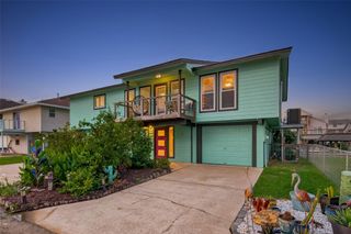 9 N White Heron Drive, La Marque, TX 77568