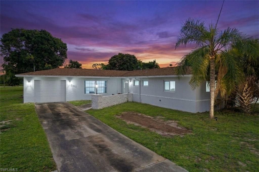 301 Hollywood ST, LEHIGH ACRES, FL 33936 — exterior