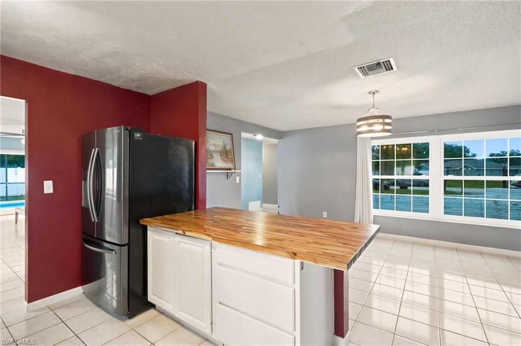301 Hollywood ST, LEHIGH ACRES, FL 33936 — photo 2