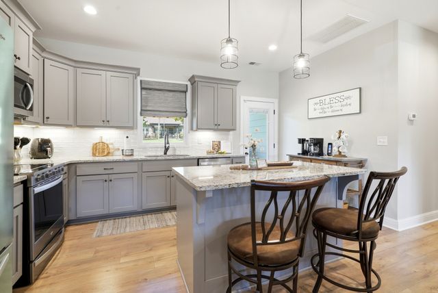 1056 Malinda Ln, Greenbrier, TN 37073