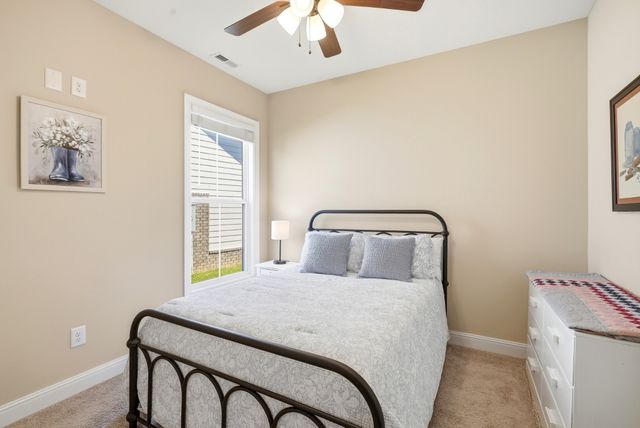 1056 Malinda Ln, Greenbrier, TN 37073