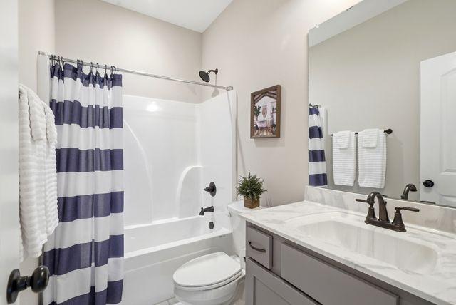 1056 Malinda Ln, Greenbrier, TN 37073