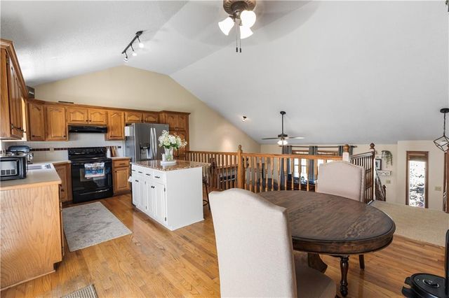 909 SW Daney Court, Lee's Summit, MO 64081