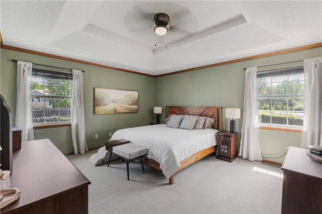 909 SW Daney Court, Lee's Summit, MO 64081