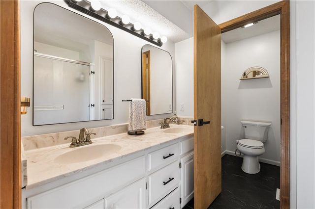 909 SW Daney Court, Lee's Summit, MO 64081
