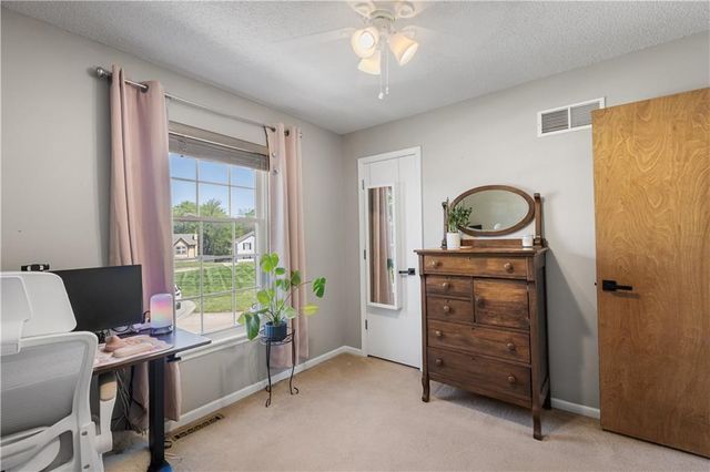 909 SW Daney Court, Lee's Summit, MO 64081