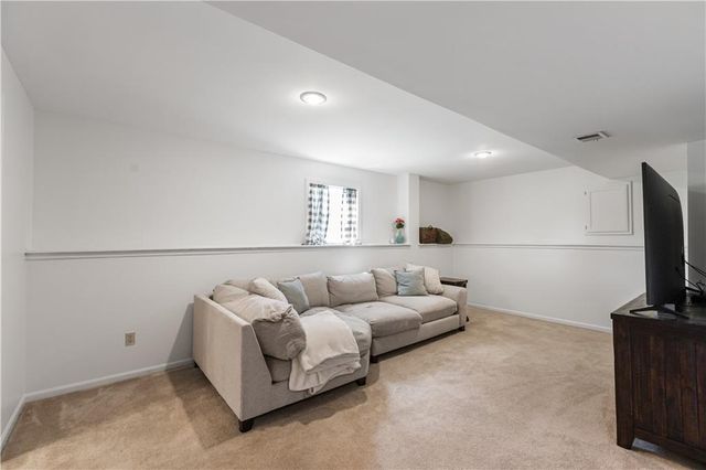 909 SW Daney Court, Lee's Summit, MO 64081