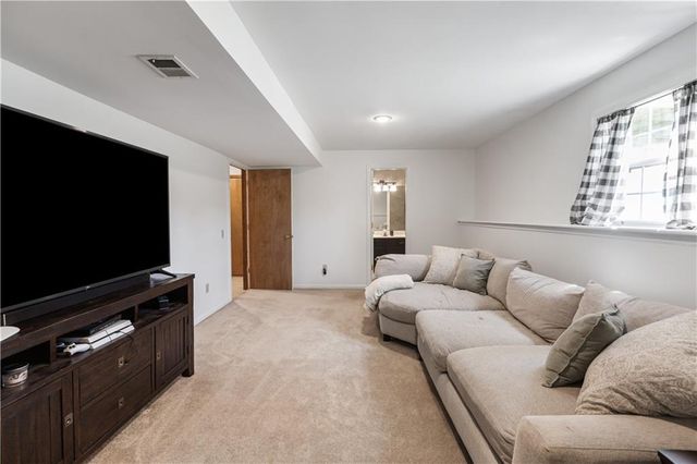 909 SW Daney Court, Lee's Summit, MO 64081