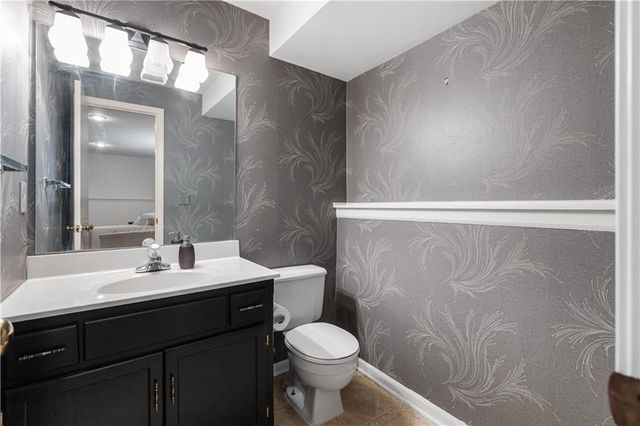 909 SW Daney Court, Lee's Summit, MO 64081