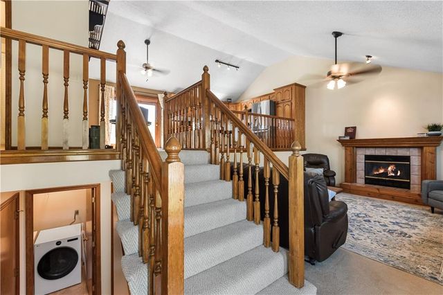 909 SW Daney Court, Lee's Summit, MO 64081