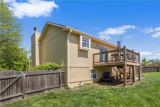 909 SW Daney Court, Lee's Summit, MO 64081