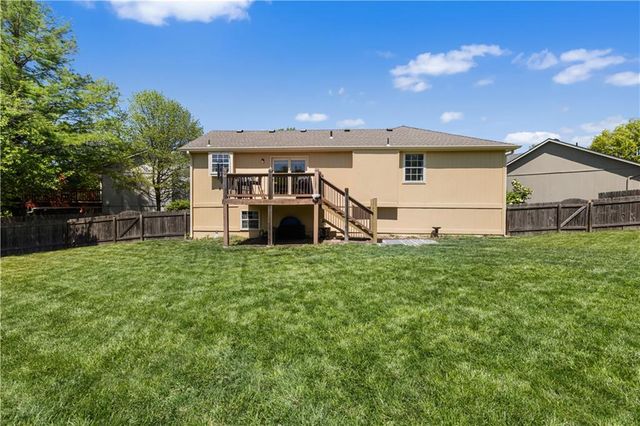 909 SW Daney Court, Lee's Summit, MO 64081