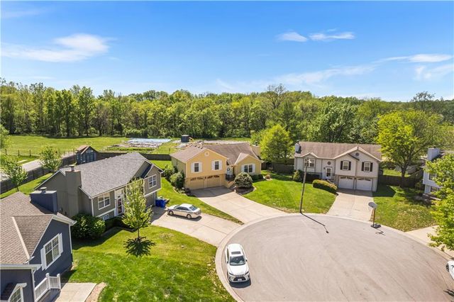 909 SW Daney Court, Lee's Summit, MO 64081